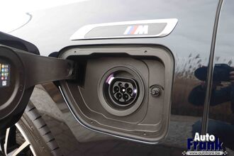 BMW M760E / M-SPORT-PRO / TV / B&W / LOUNGE / DRIV+PARK PRO IMG_8636.jpg