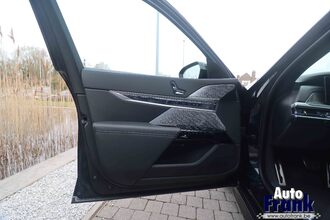 BMW M760E / M-SPORT-PRO / TV / B&W / LOUNGE / DRIV+PARK PRO IMG_8666.jpg