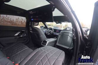 BMW M760E / M-SPORT-PRO / TV / B&W / LOUNGE / DRIV+PARK PRO IMG_8680.jpg