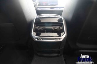BMW M760E / M-SPORT-PRO / TV / B&W / LOUNGE / DRIV+PARK PRO IMG_8681.jpg