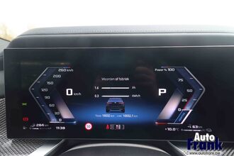 BMW M760E / M-SPORT-PRO / TV / B&W / LOUNGE / DRIV+PARK PRO IMG_8690.jpg