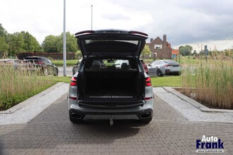 BMW X5 XDRIVE50E / SPORT-PRO / INTGR STR / PANO / TRKH / DASH LEDR / SFT-CLS IMG_1110.jpg