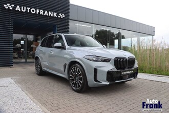 BMW X5 XDRIVE50E / SPORT-PRO / INTGR STR / PANO / TRKH / DASH LEDR / SFT-CLS IMG_1083.jpg