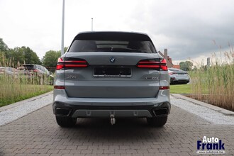 BMW X5 XDRIVE50E / SPORT-PRO / INTGR STR / PANO / TRKH / DASH LEDR / SFT-CLS IMG_1093.jpg