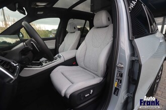 BMW X5 XDRIVE50E / SPORT-PRO / INTGR STR / PANO / TRKH / DASH LEDR / SFT-CLS IMG_1121.jpg