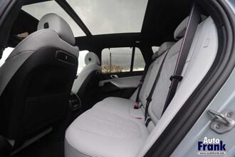 BMW X5 XDRIVE50E / SPORT-PRO / INTGR STR / PANO / TRKH / DASH LEDR / SFT-CLS IMG_1129.jpg