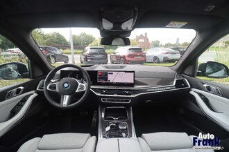 BMW X5 XDRIVE50E / SPORT-PRO / INTGR STR / PANO / TRKH / DASH LEDR / SFT-CLS IMG_1136.jpg