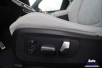 BMW X5 XDRIVE50E / SPORT-PRO / INTGR STR / PANO / TRKH / DASH LEDR / SFT-CLS IMG_1122.jpg