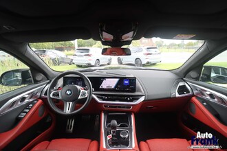 BMW XM 50E / TREKHK / 23" / DRIV PRO / 360CAM / HUD / MASSAGE IMG_1469.jpg