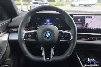 BMW I5 EDRIVE40 / TOURING / M-SPORT / PANO / DRIV+PARK PLUS / H&K IMG_1722.jpg