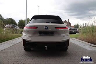 BMW IX XDRIVE45E / SPORT-PRO / TREKHK / DRIV & PARK PRO / HUD / H&K / 22" IMG_1975.jpg