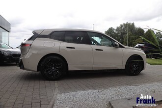 BMW IX XDRIVE45E / SPORT-PRO / TREKHK / DRIV & PARK PRO / HUD / H&K / 22" IMG_1977.jpg
