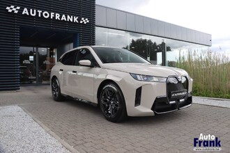BMW IX XDRIVE45E / SPORT-PRO / TREKHK / DRIV & PARK PRO / HUD / H&K / 22" IMG_1969.jpg