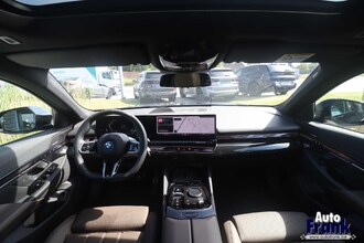 BMW 530E / TOURING / M-SPORT / PANO / MEMORY / VENT ZTLS IMG_3330.jpg