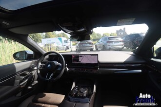 BMW 530E / TOURING / M-SPORT / PANO / MEMORY / VENT ZTLS IMG_3331.jpg