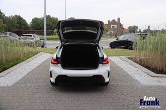 BMW 118I / AUT / SPORT-PRO / H&K / PANO / NAVI PRO / ADAP LED / VERW STUUR+ZTLS IMG_3376.jpg