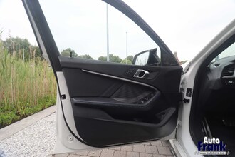 BMW 118I / AUT / SPORT-PRO / H&K / PANO / NAVI PRO / ADAP LED / VERW STUUR+ZTLS IMG_3383.jpg