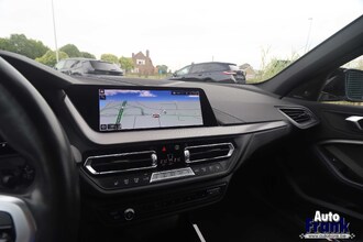 BMW 118I / AUT / SPORT-PRO / H&K / PANO / NAVI PRO / ADAP LED / VERW STUUR+ZTLS IMG_3398.jpg