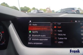 BMW 118I / AUT / SPORT-PRO / H&K / PANO / NAVI PRO / ADAP LED / VERW STUUR+ZTLS IMG_3401.jpg