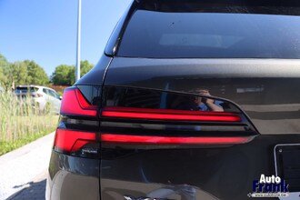 BMW X5 XDRIVE50E / M-SPORT / PANO / TREKHK / 360CAM / DRIVING PRO / INTGR STR IMG_3890.jpg