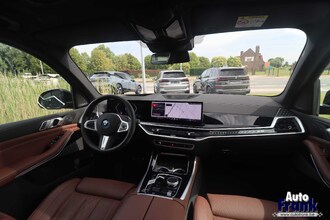 BMW X5 XDRIVE50E / SPORT-PRO / INDIV ON REQUEST / TREKHK / PANO / MASSAGE / HUD / 360CAM IMG_4115.jpg