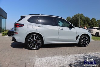 BMW X5 XDRIVE50E / M-SPORT / PANO / TREKHK / DRIV+PARK PRO / INTGR STR / SFT-CLS IMG_4481.jpg
