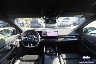 BMW 530E / TOURING / M-PERFORMANCE / SPORT-PRO / KEYLESS IMG_5556.jpg
