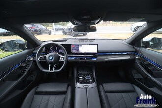 BMW 530E TOURING / SPORT-PRO / PANO / MEMO / HUD / TREKHK / DRIV PRO / 360CAM IMG_6013.jpg