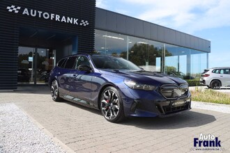 BMW I5 M60 / TOURING / PANO / TREKHK / B&W / HUD / ONDERSTL PRO / INTGRL STR IMG_6551.jpg