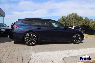 BMW I5 M60 / TOURING / PANO / TREKHK / B&W / HUD / ONDERSTL PRO / INTGRL STR IMG_6561.jpg