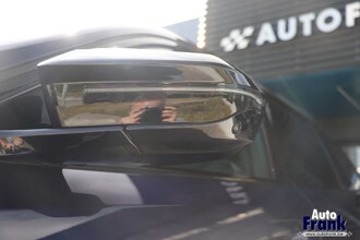 BMW I5 M60 / TOURING / PANO / TREKHK / B&W / HUD / ONDERSTL PRO / INTGRL STR IMG_6567.jpg