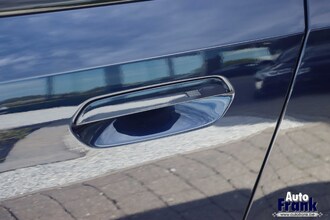 BMW I5 M60 / TOURING / PANO / TREKHK / B&W / HUD / ONDERSTL PRO / INTGRL STR IMG_6571.jpg