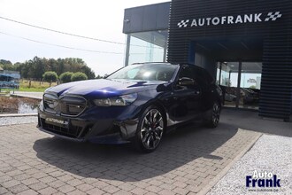 BMW I5 M60 / TOURING / PANO / TREKHK / B&W / HUD / ONDERSTL PRO / INTGRL STR IMG_6554.jpg