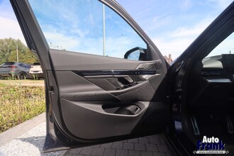 BMW I5 M60 / TOURING / PANO / TREKHK / B&W / HUD / ONDERSTL PRO / INTGRL STR IMG_6585.jpg
