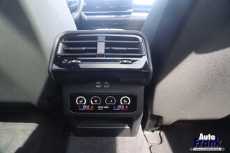 BMW I5 M60 / TOURING / PANO / TREKHK / B&W / HUD / ONDERSTL PRO / INTGRL STR IMG_6589.jpg