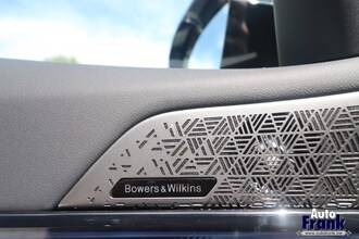 BMW I5 M60 / TOURING / PANO / TREKHK / B&W / HUD / ONDERSTL PRO / INTGRL STR IMG_6587.jpg