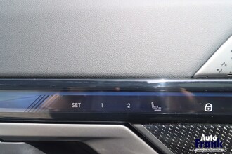 BMW I5 M60 / TOURING / PANO / TREKHK / B&W / HUD / ONDERSTL PRO / INTGRL STR IMG_6586.jpg