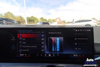 BMW I5 M60 / TOURING / PANO / TREKHK / B&W / HUD / ONDERSTL PRO / INTGRL STR IMG_6607.jpg
