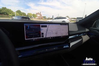 BMW I5 M60 / TOURING / PANO / TREKHK / B&W / HUD / ONDERSTL PRO / INTGRL STR IMG_6605.jpg