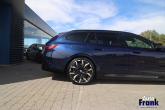 BMW I5 M60 / TOURING / PANO / TREKHK / B&W / HUD / ONDERSTL PRO / INTGRL STR IMG_6641.jpg