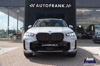 BMW X5 XDRIVE50E / M-SPORT / PANO / DASH LEDER / DRIV + PRK PRO / COMFRTZTL / TREKHK IMG_6872.jpg
