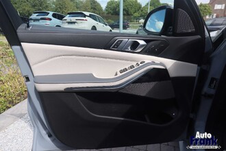 BMW X5 XDRIVE50E / M-SPORT / PANO / DASH LEDER / DRIV + PRK PRO / COMFRTZTL / TREKHK IMG_6899.jpg
