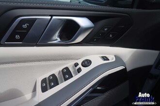 BMW X5 XDRIVE50E / M-SPORT / PANO / DASH LEDER / DRIV + PRK PRO / COMFRTZTL / TREKHK IMG_6900.jpg