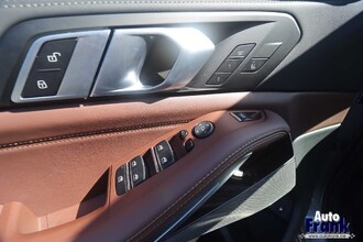 BMW X5 XDRIVE50 / SPORT-PRO / PANO / TREKHK / INTGR STR / DRIV+PARK PRO / ZETLVENTILATIE IMG_6836.jpg