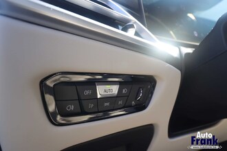 BMW M3 COMP / CERAMIC BRAKES / HUD / DRIV PRO / 360CAM / H&K IMG_8022.jpg
