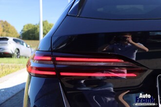 BMW 530E / TOURING / 4X4 / M-SPORT-PRO / PANO / TREKHK / DRIV+PARK PLUS IMG_8758.jpg