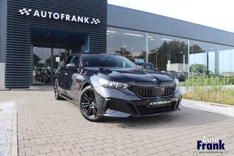 BMW 520I / TOURING / M-SPORT / TREKHK / DRIV PLUS / 20" IMG_9119.jpg