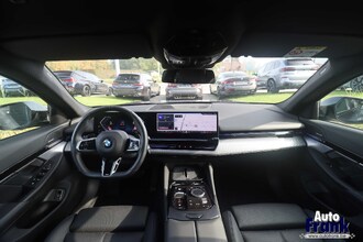 BMW 520I / TOURING / M-SPORT / TREKHK / DRIV PLUS / 20" IMG_9126.jpg