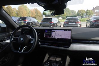 BMW 520I / TOURING / M-SPORT / TREKHK / DRIV PLUS / 20" IMG_9127.jpg