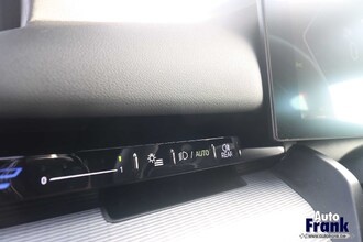 BMW 520I / TOURING / M-SPORT / TREKHK / DRIV PLUS / 20" IMG_9131.jpg